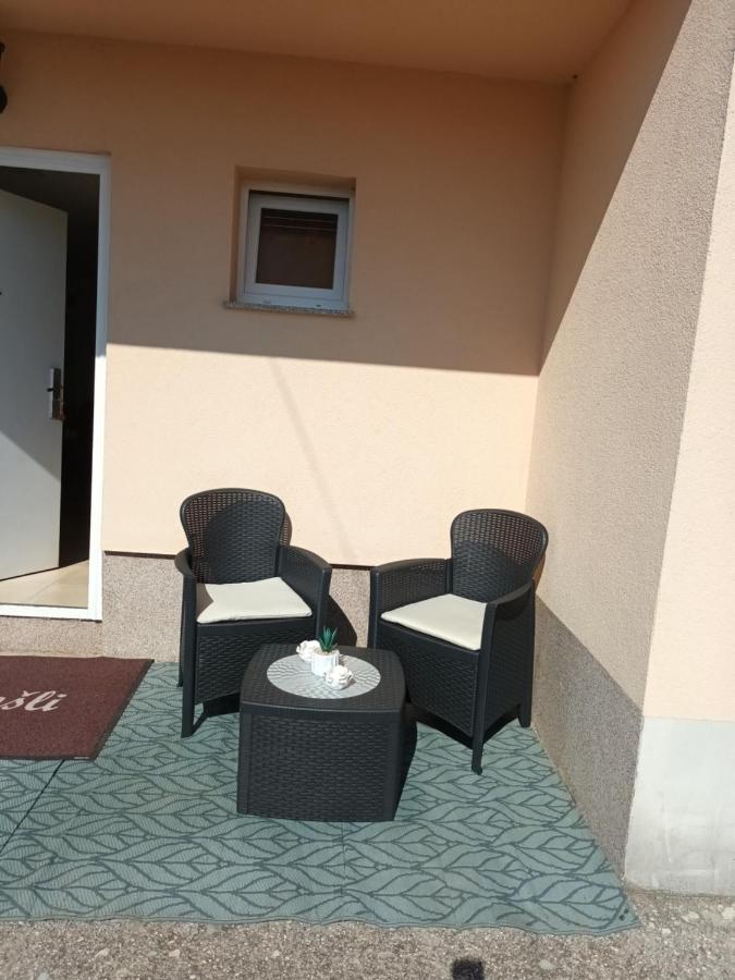 Apartman Hana U Blizini Automotodroma Grobnik I Kostrenski Plaza Kostrena Exterior foto